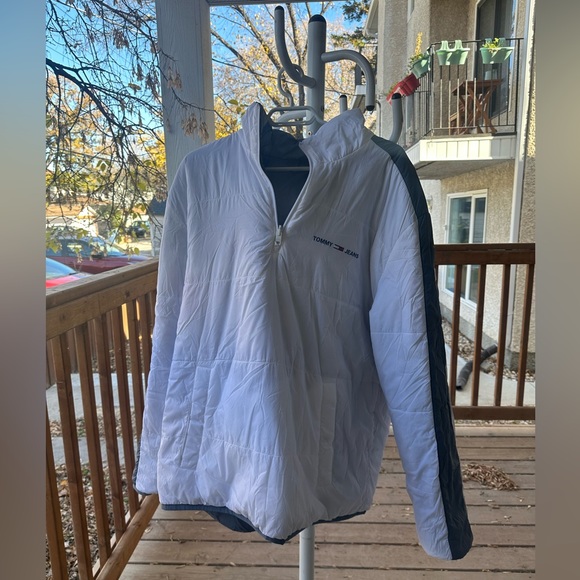 Reversible puffer jacket from Tommy Jeans size large - Picture 4 of 4